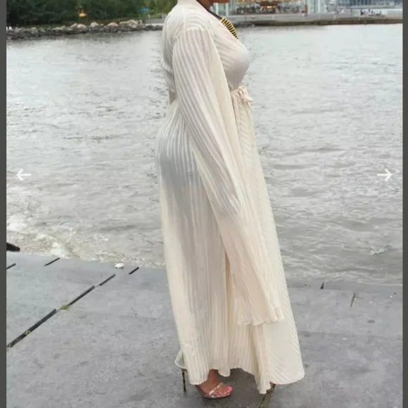 Kimono style robe - Picture 4 of 7